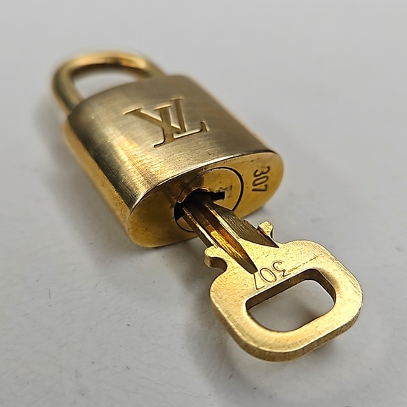 Authentic Louis Vuitton LV Monogram Lock & Key - Picture 10 of 16